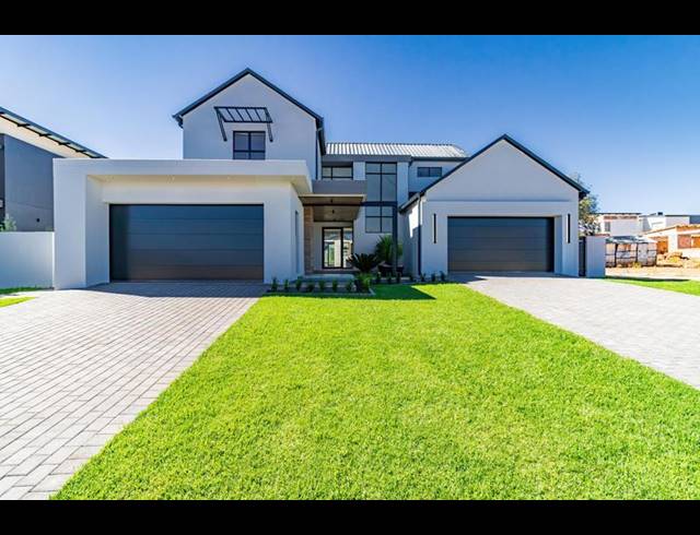 6 BEDROOM HOUSE FOR SALE IN MIDSTREAM ESTATE